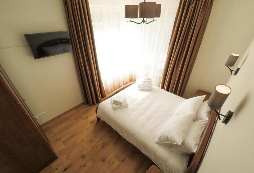 آپارتمان 1 خوابه همکف, Balthouse