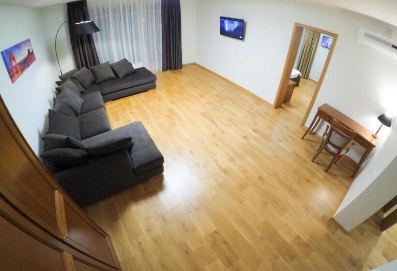 آپارتمان 2 خوابه, Balthouse