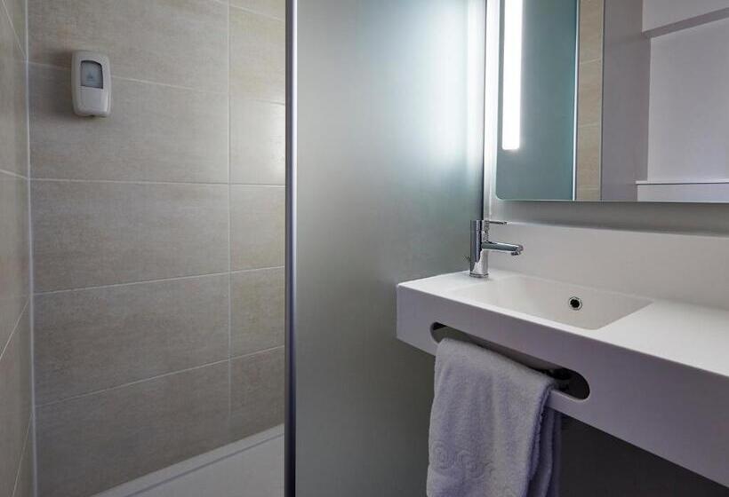 Четырехместный Номер Стандарт, B&b Hotel Bordeaux Mérignac Hôtel De Ville