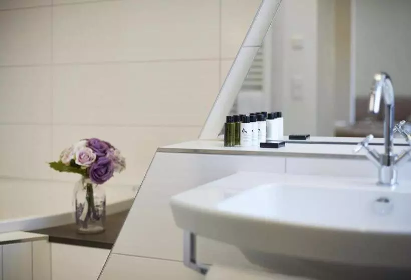 سوییت لوکس, Boutique Hotel Zur Post