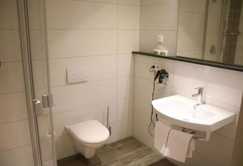 اتاق سوپریور سه تخته, Boutique Hotel Zur Post