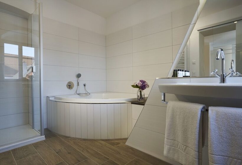 Люкс Повышенной Комфортности, Boutique Hotel Zur Post