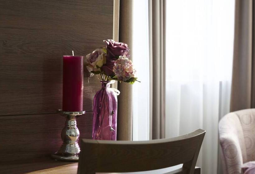Люкс Повышенной Комфортности, Boutique Hotel Zur Post