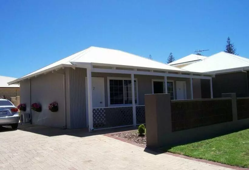 スタンダードルーム, Clearwater Motel Apartments
