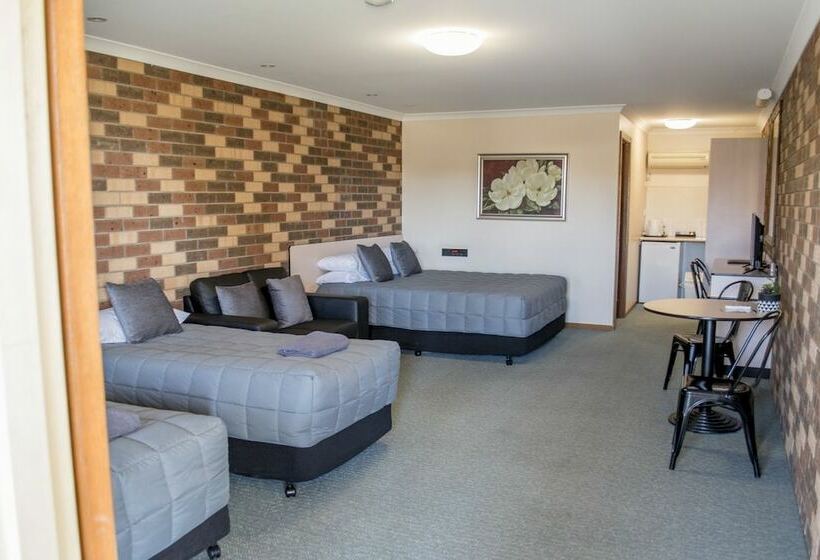 חדר סטנדרט, Highway Inn Motel