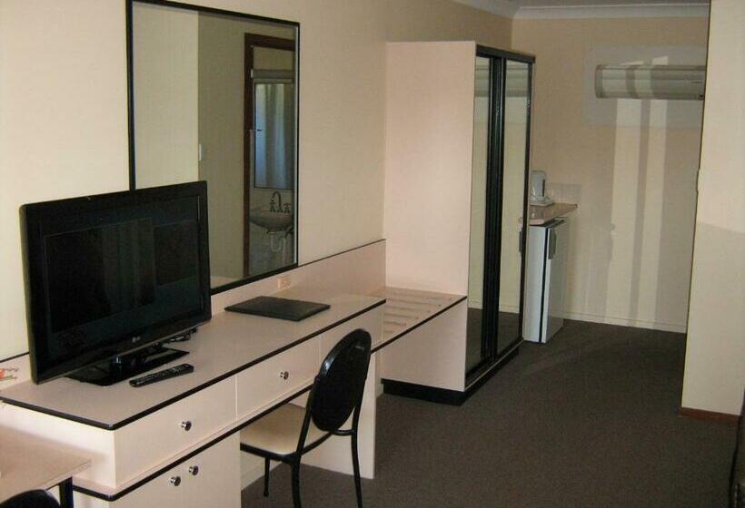 חדר סטנדרט, Highway Inn Motel