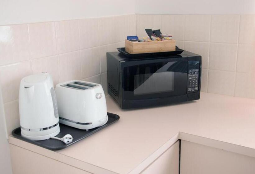 סוויטה משפחתית 2 חדרי שינה, Highway Inn Motel