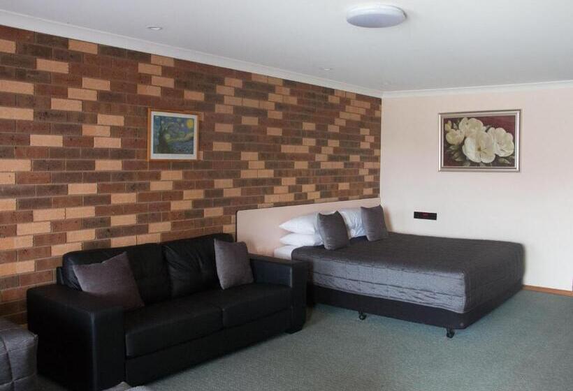 חדר משפחתי, Highway Inn Motel