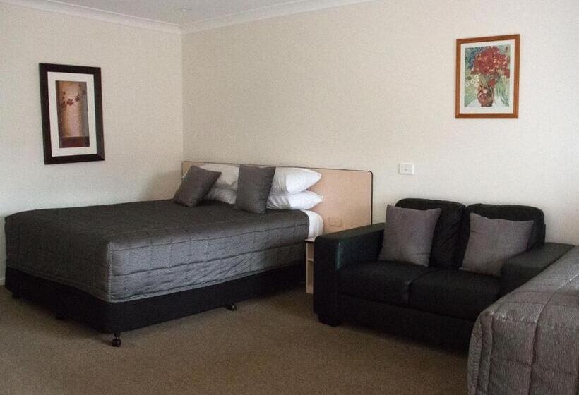 חדר סטנדרט מותאם לאדם עם מוגבלויות, Highway Inn Motel