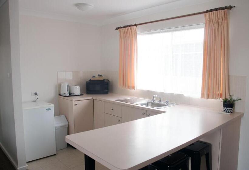 סוויטה משפחתית 2 חדרי שינה, Highway Inn Motel