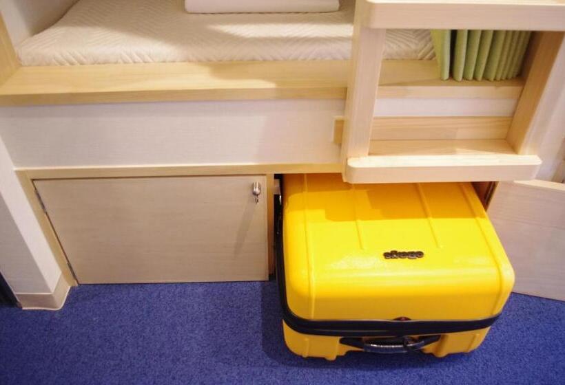 تختخواب در اتاق سوپریور مشترک, K S House Mtfuji  ケイズハウスmt富士  Travelers Hostel  Lake Kawaguchiko