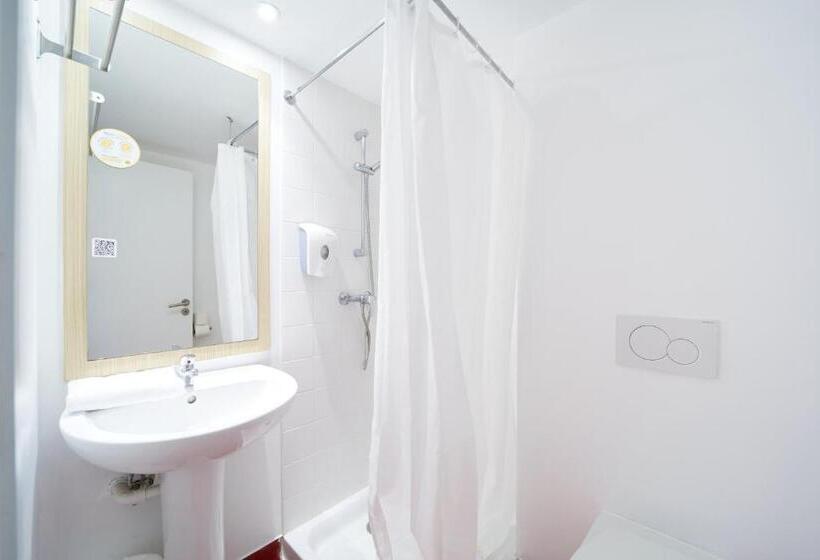 חדר סטנדרט לשלושה, Premiere Classe Amiens