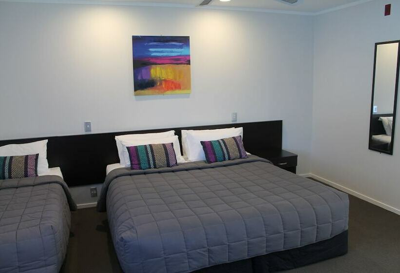 스탠다드 스튜디오, Aquarius Motor Inn