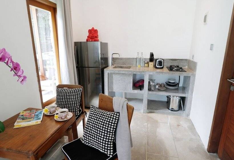 Escritório Deluxe, The Apartments Canggu