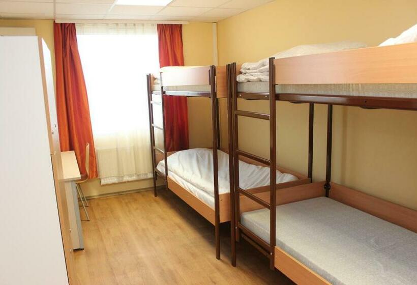 Bed in Shared Room with Shared Bathroom, Famulus Kollégium