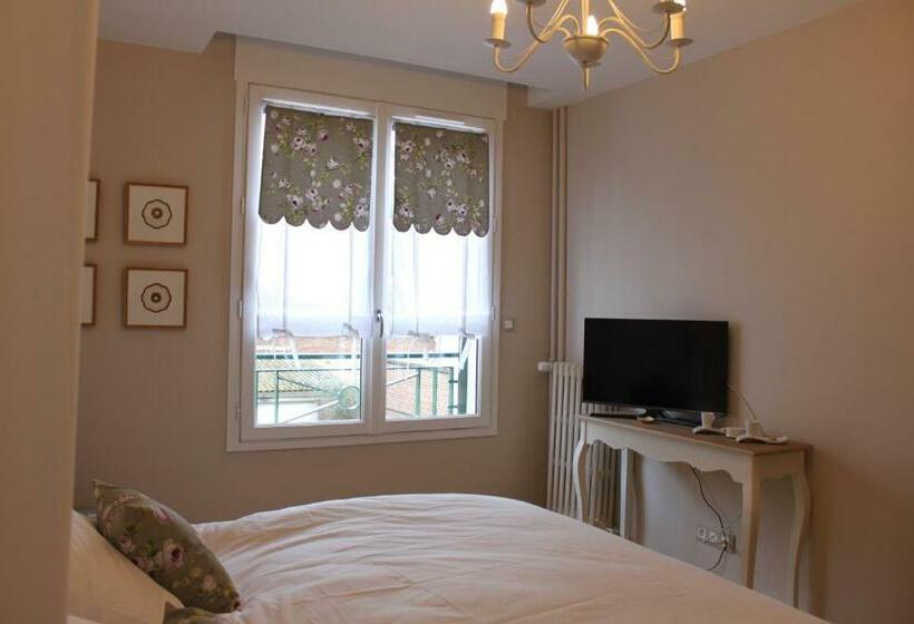 غرفة سوبيريور مطلة على المدينة, Au Coeur De Beauvais