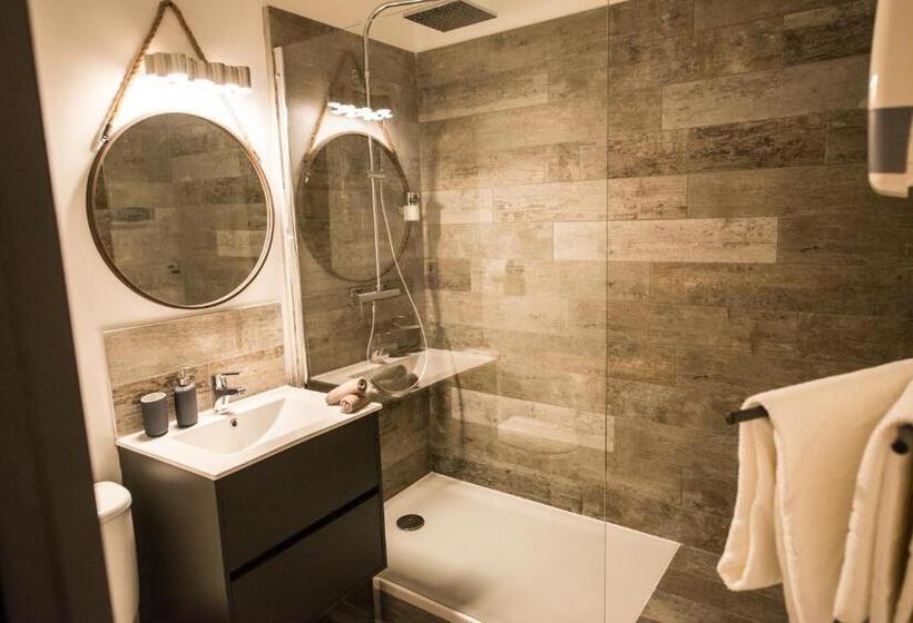 جناح جونيور مطل على الحديقة, La Maison Gustave