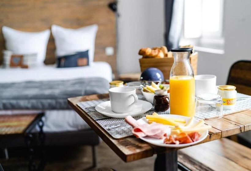 جناح جونيور مطل على الحديقة, La Maison Gustave