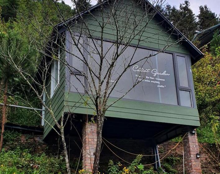 ویلای استاندارد با چشم‌انداز باغ, Catcat Garden House