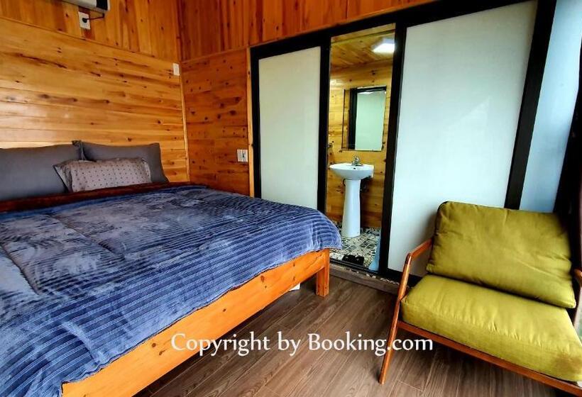 ویلای استاندارد با چشم‌انداز باغ, Catcat Garden House