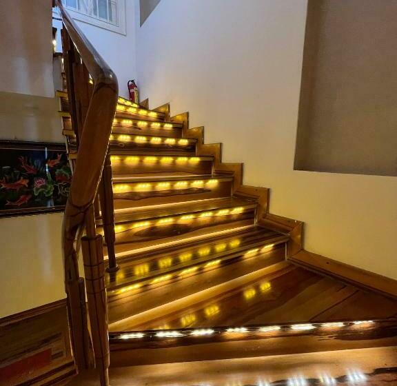 Quarto deluxe, Dang Uyen 1