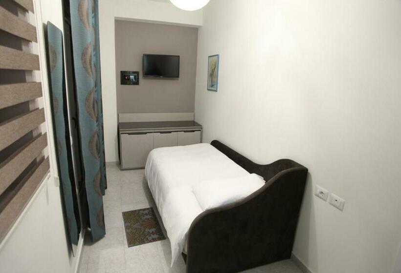 חדר אקונומי יחיד, Fjortes