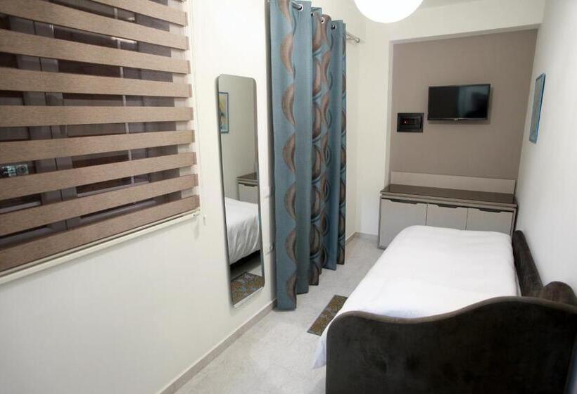 חדר אקונומי יחיד, Fjortes