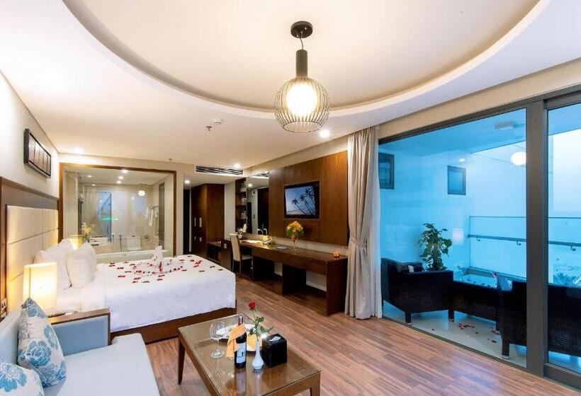سوییت جونیور با بالکن, Grand Sea Hotel Danang