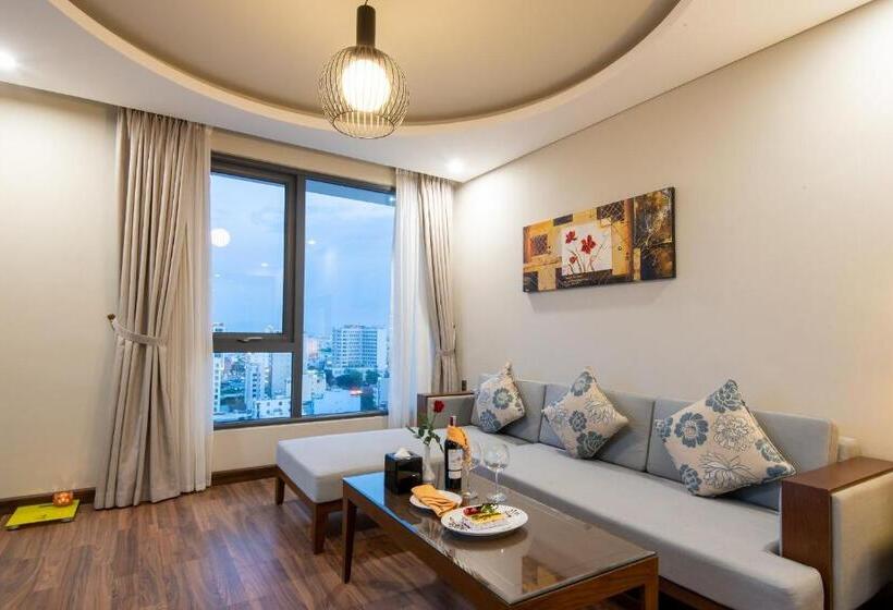 سوییت جونیور با بالکن, Grand Sea Hotel Danang