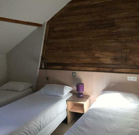 غرفة قياسية ثلاثية, Hôtel Le Savoie