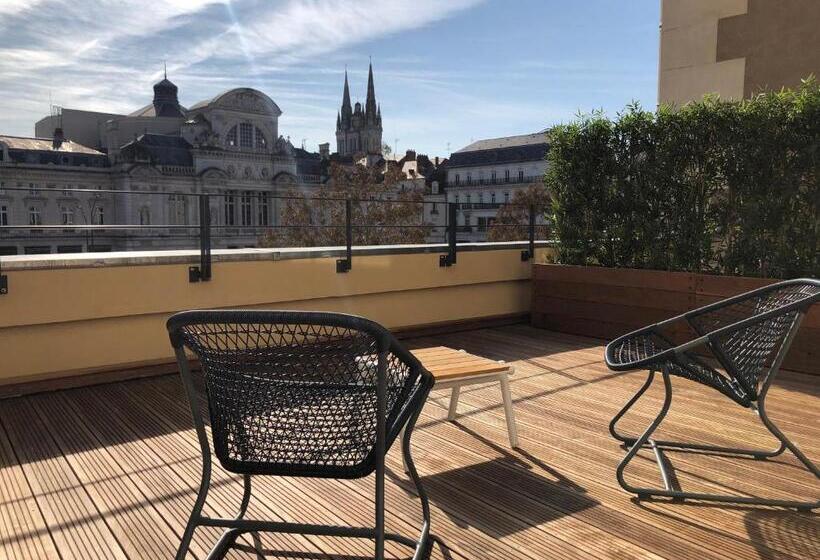 Номер Стандарт с Террасой, Saintjulien