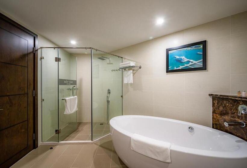 اتاق لوکس, The Malibu