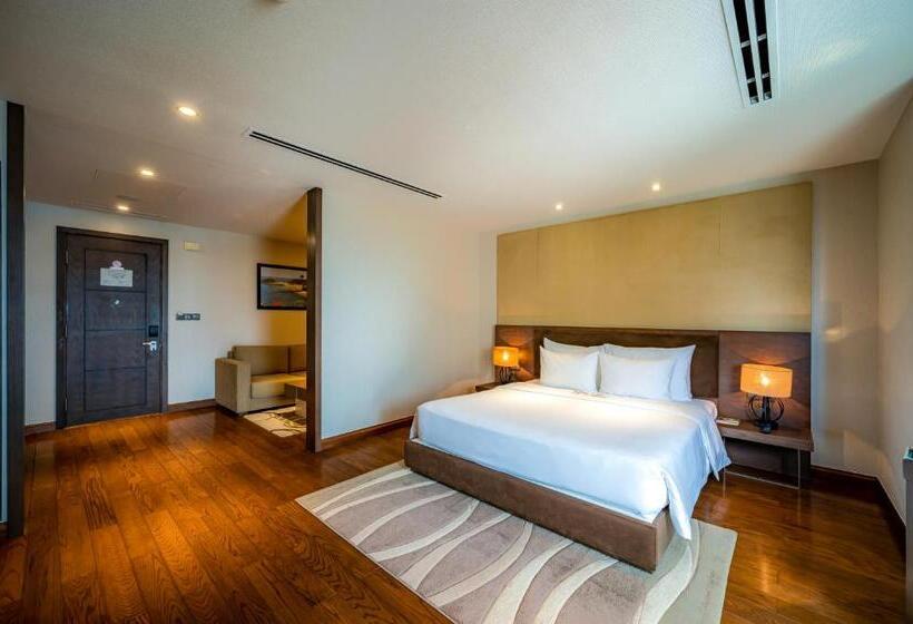 اتاق لوکس, The Malibu