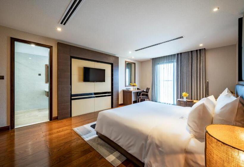 سوییت خانوادگی, The Malibu