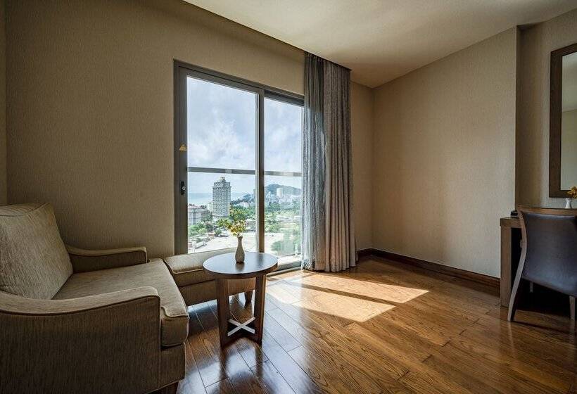 اتاق لوکس, The Malibu