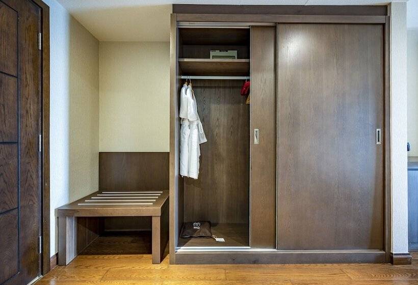 اتاق لوکس, The Malibu