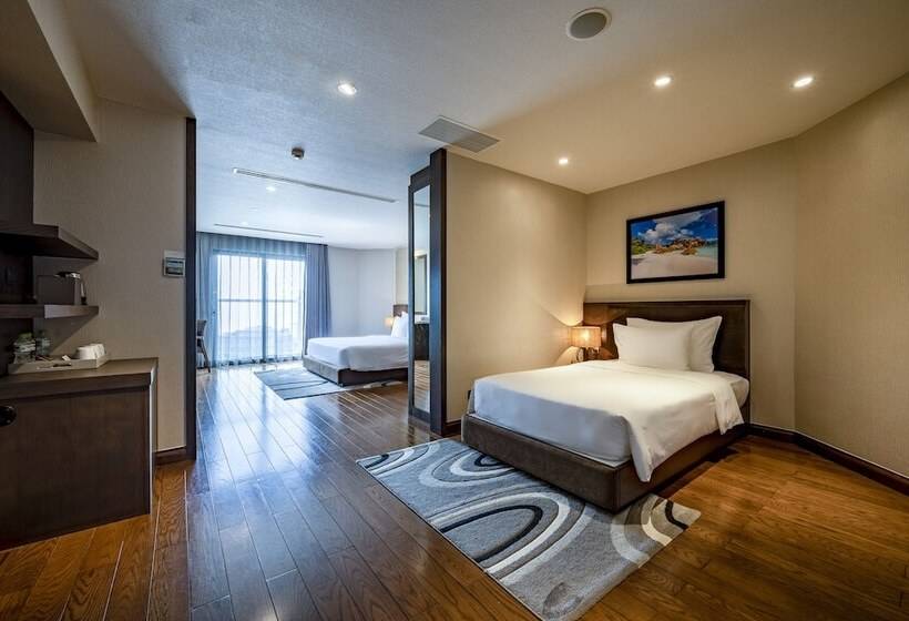 اتاق خانوادگی, The Malibu