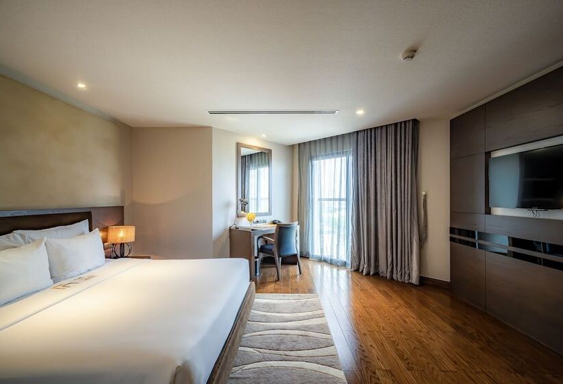 اتاق لوکس, The Malibu