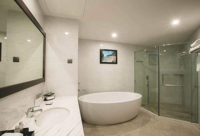 اتاق خانوادگی, The Malibu