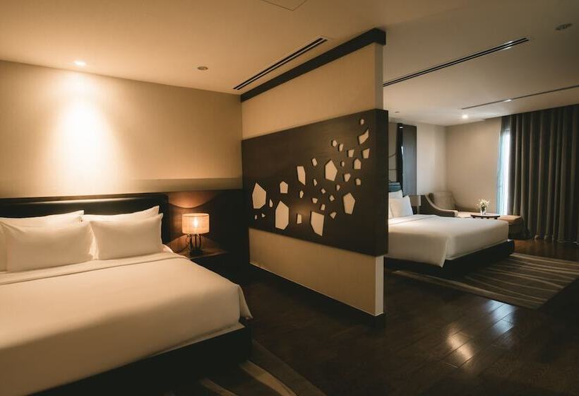 اتاق خانوادگی, The Malibu