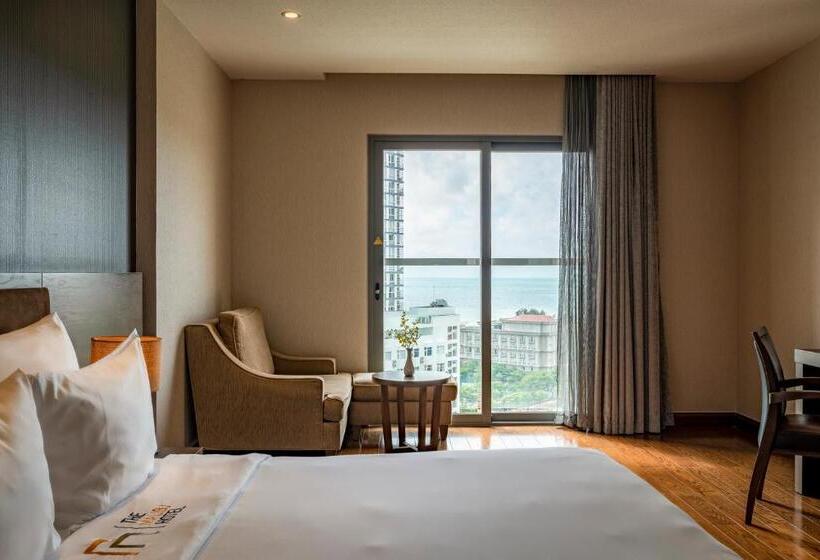 اتاق لوکس, The Malibu