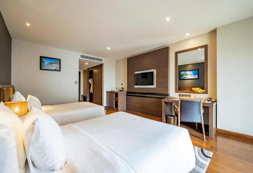 اتاق لوکس, The Malibu