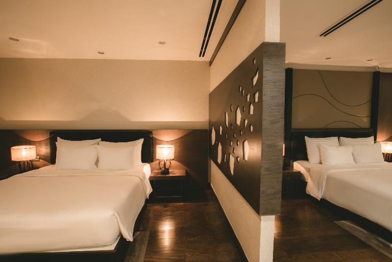 اتاق خانوادگی, The Malibu