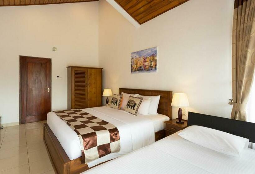 Balkonlu Üç Kişilik Standart Oda, Orchid Villa Kandy