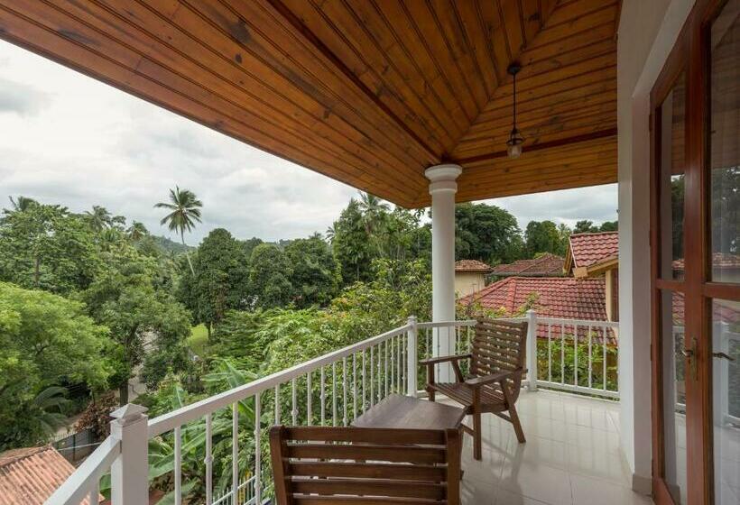 Balkonlu Üç Kişilik Standart Oda, Orchid Villa Kandy