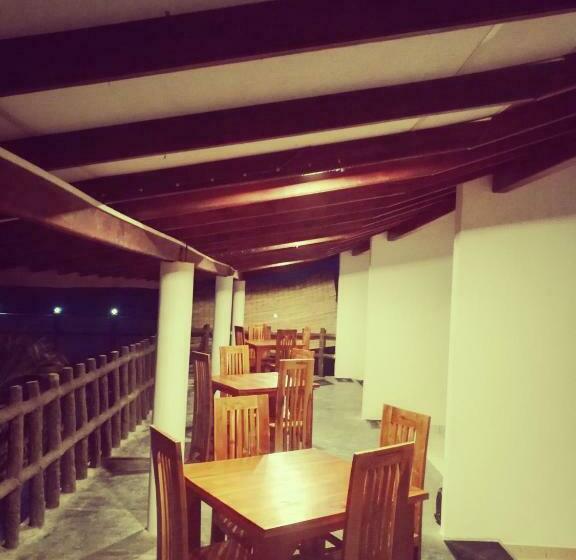 デラックストリプルルーム, Deutsch Lanka Hotel & Restaurant