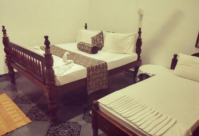 デラックストリプルルーム, Deutsch Lanka Hotel & Restaurant