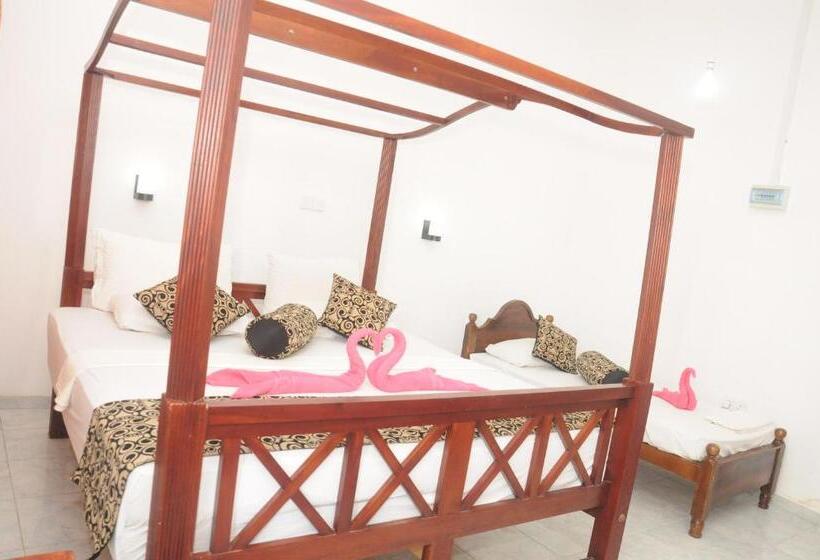 デラックストリプルルーム, Deutsch Lanka Hotel & Restaurant