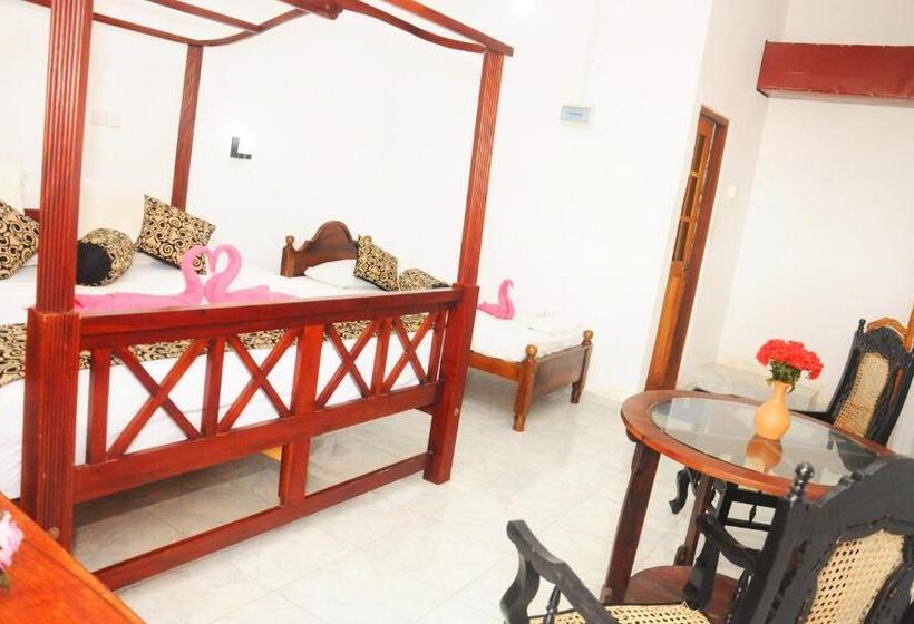 デラックストリプルルーム, Deutsch Lanka Hotel & Restaurant