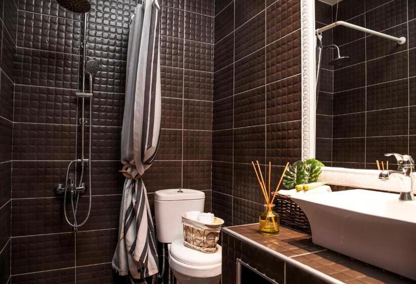 סוויטת ג'וניור נוף לגינה, Aqua Mare